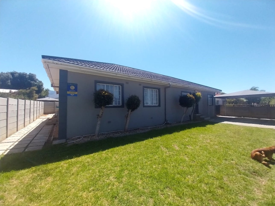 4 Bedroom Property for Sale in Rouxpark Western Cape